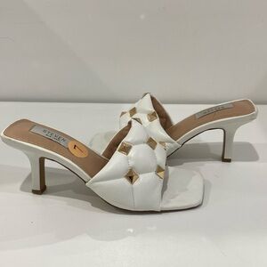 STEVEN by STEVE MADDEN IRVANI White Quilted ROCKSTUD Puffy High Heel Sandals 7